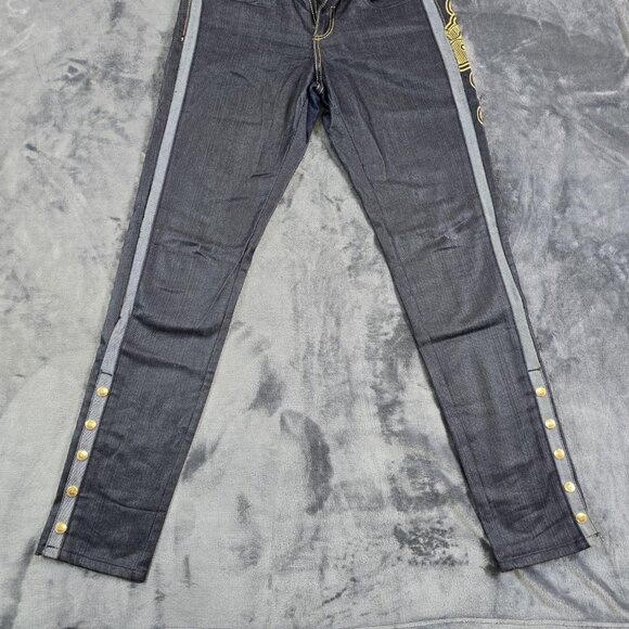 Dereon Jeans Womens 5/6 Dark Wash Skinny Snap Leg Gold Embroidered Logo - Picture 12 of 16